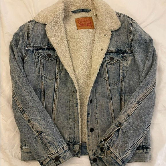 Levi's Sherpa Lined Denim Jacket - Picture 1 of 3